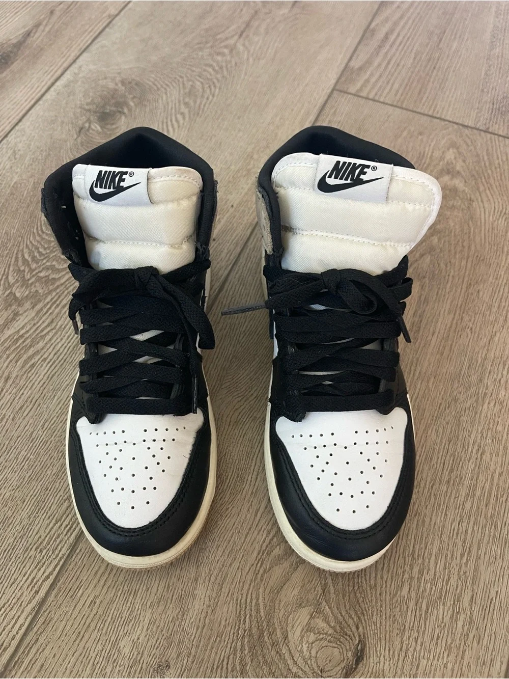 Nike Air Jordan 1 Mid - Black White Tan